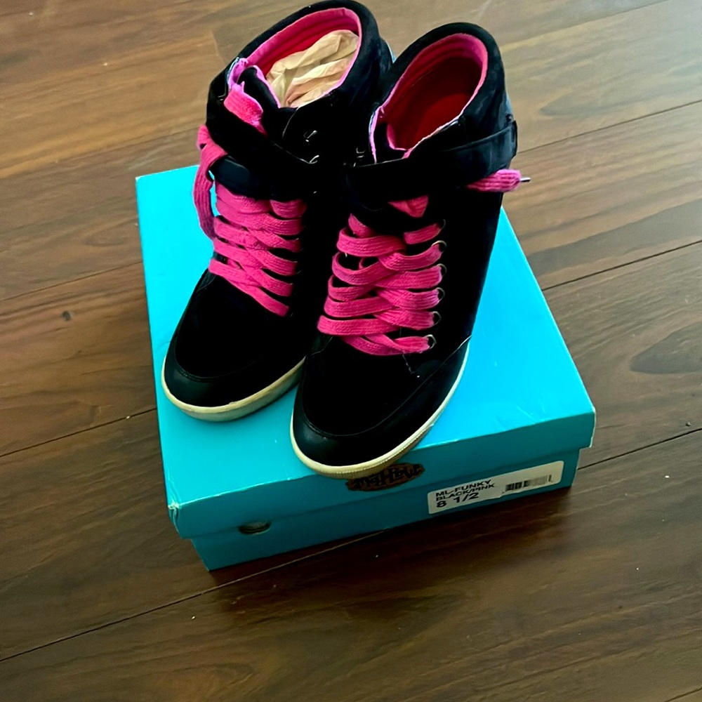 Stylish Malpaw black Sneaker Wedge Heels Size 8.5